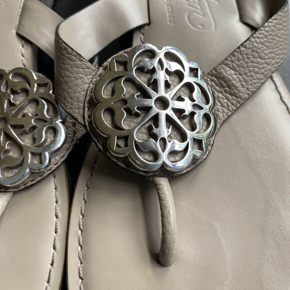 Brighton Alice Greige Leather Thong Sandal Ferrara Ornamentation Sz 9 Italy - Picture 2 of 10